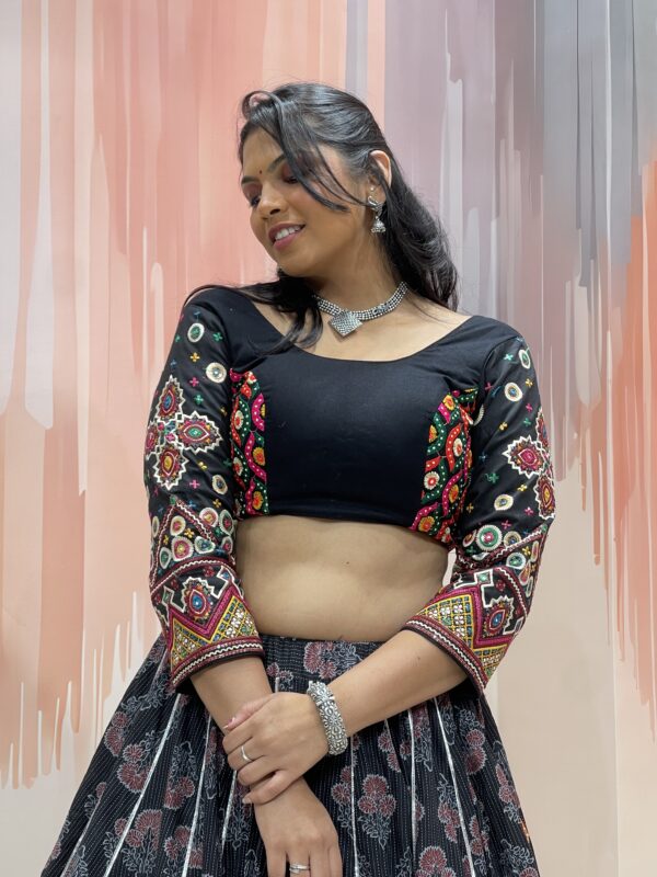 Black Embroidered Chaniya Choli with Multicolor Patchwork Dupatta - Image 7