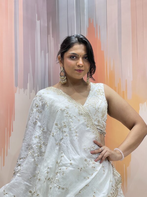 Elegant White Chaniya Choli with Embroidered Dupatta – Meera’s Lehenga - Image 4