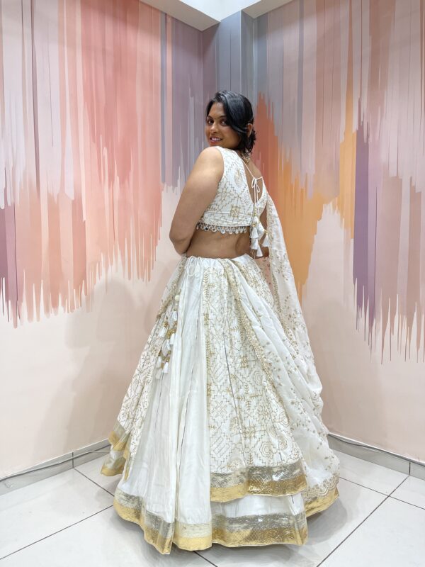 Elegant White Chaniya Choli with Embroidered Dupatta – Meera’s Lehenga - Image 9