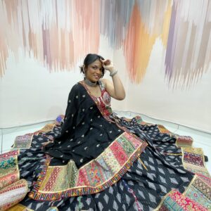 Black Bandhani Navratri Chaniya Choli with Kutchi Embroidered Blouse & Dupatta – Traditional Gujarati Garba Lehenga Set